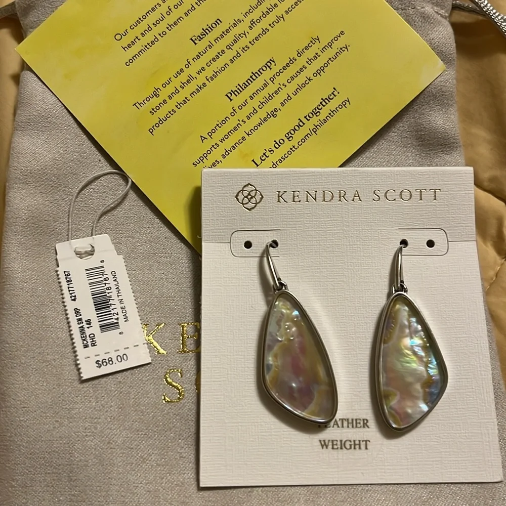 Kendra Scott McKenna earrings - Picture 5 of 5